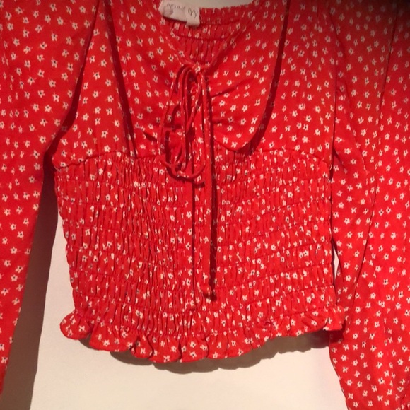 Sienna Sky XS Long sleeve Smocked crop top - Picture 2 of 7